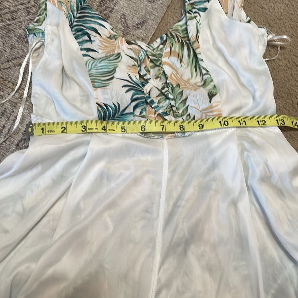 NWT Vici tropical romper - Picture 9 of 9